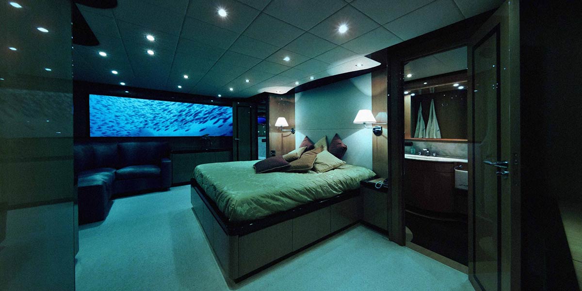 Luxury Submarine Hotel takes you on a Romantic Dive 2