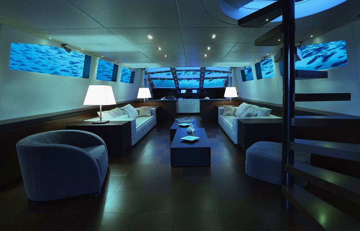 Luxury Submarine Hotel takes you on a Romantic Dive 1