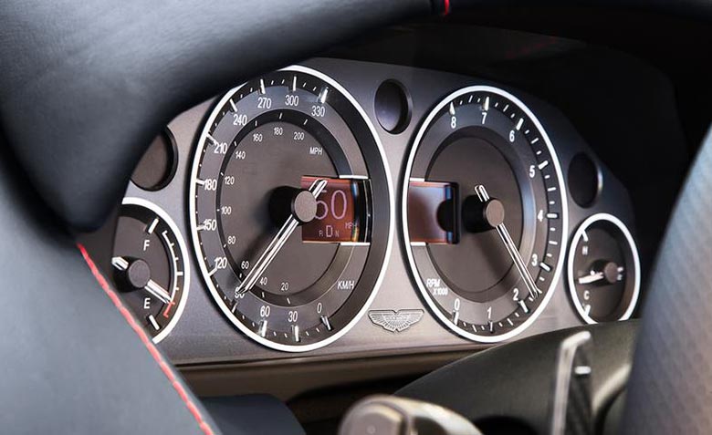 Aston Martin stellt 2015 V12 Vantage S Roadster vor 5