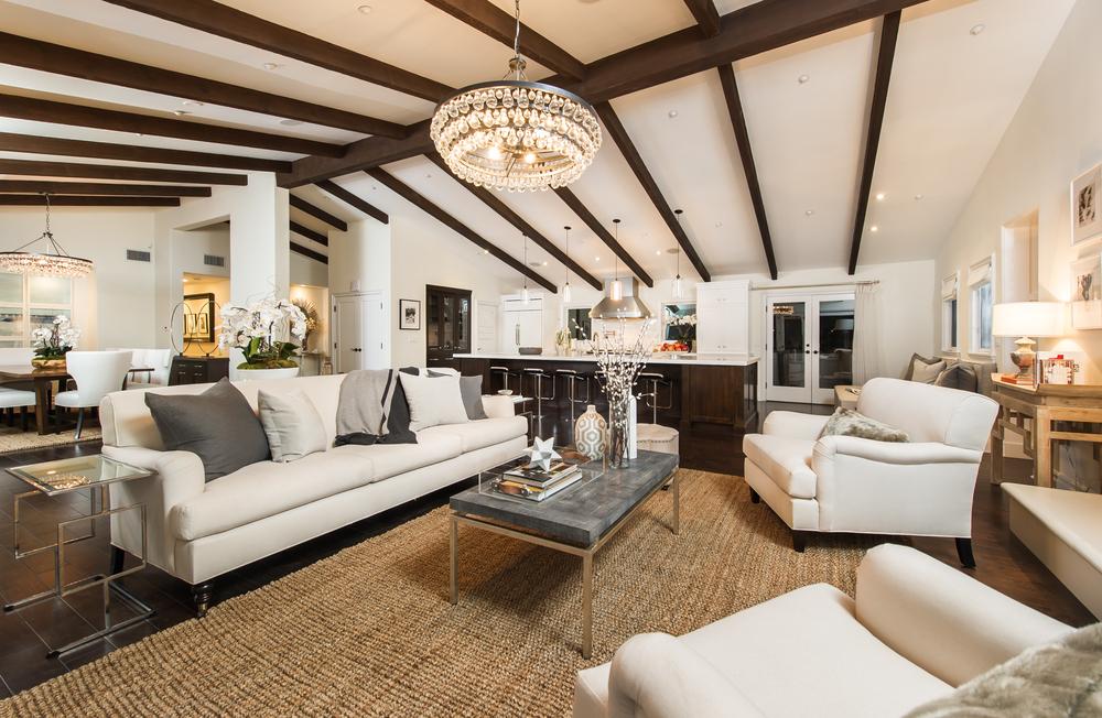 Mila Kunis has sold her Hollywood Hills Home for $3,99 Million 18