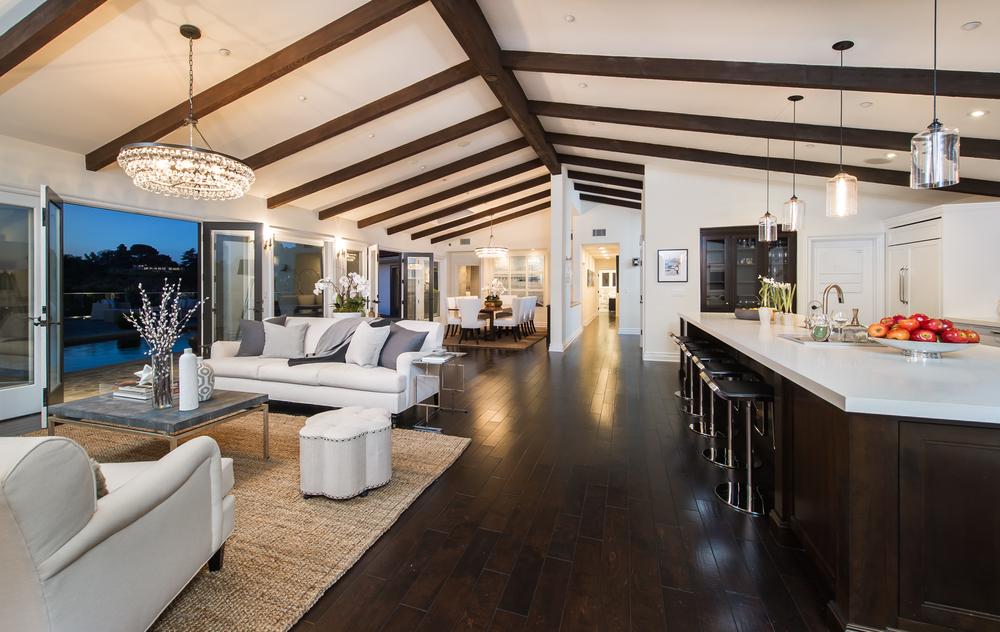 Mila Kunis has sold her Hollywood Hills Home for $3,99 Million 9