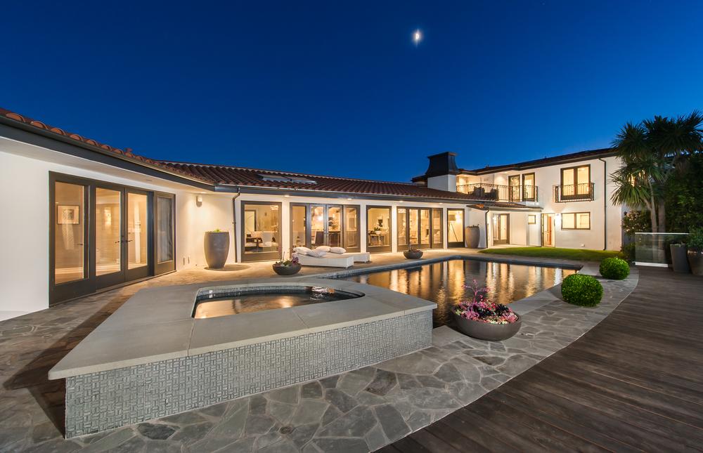 Mila Kunis Verkauft Ihr Hollywood Hills Anwesen Fur 3 99 Mio Dollar