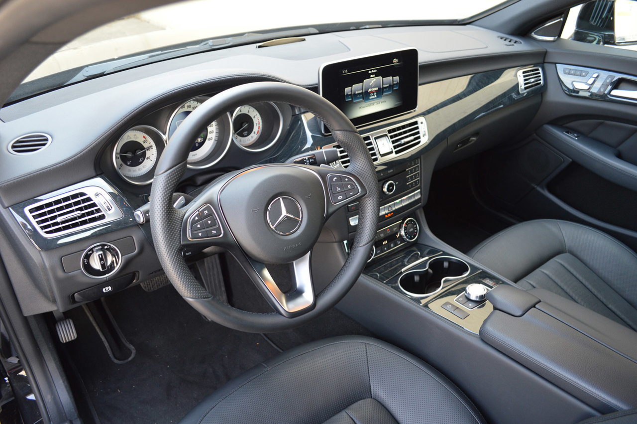 Der neue 2015 Mercedes-Benz CLS400 4