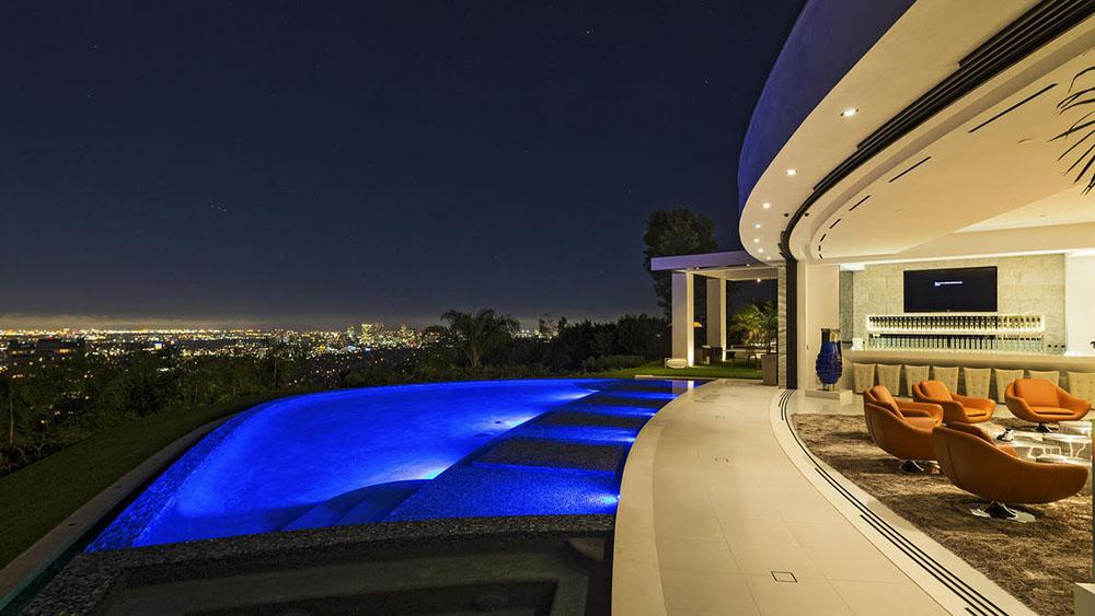 Beyonce and Jay Z Consider Buying L.A. Property for $85 Million 22