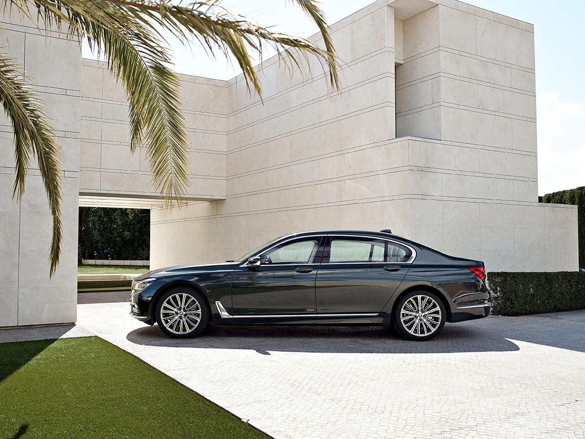 Luxurious Driving: The new BMW 7 Series 5