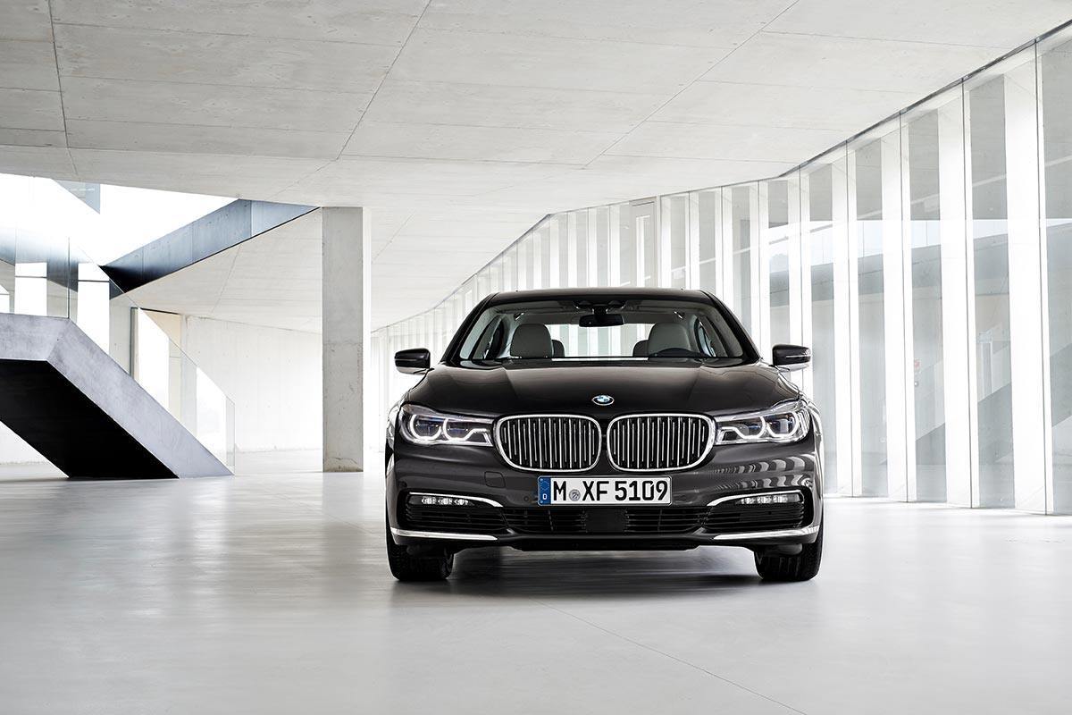 Luxurious Driving: The new BMW 7 Series 6