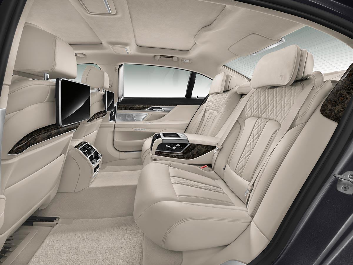 Luxurious Driving: The new BMW 7 Series 12