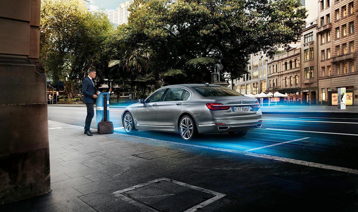 Luxurious Driving: The new BMW 7 Series 23