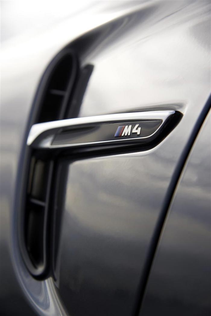 BMW enthüllt das neue M4 Cabrio 4