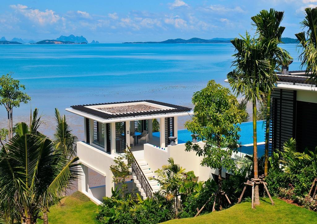 Fantastic Beachfront Villa in Phuket 15