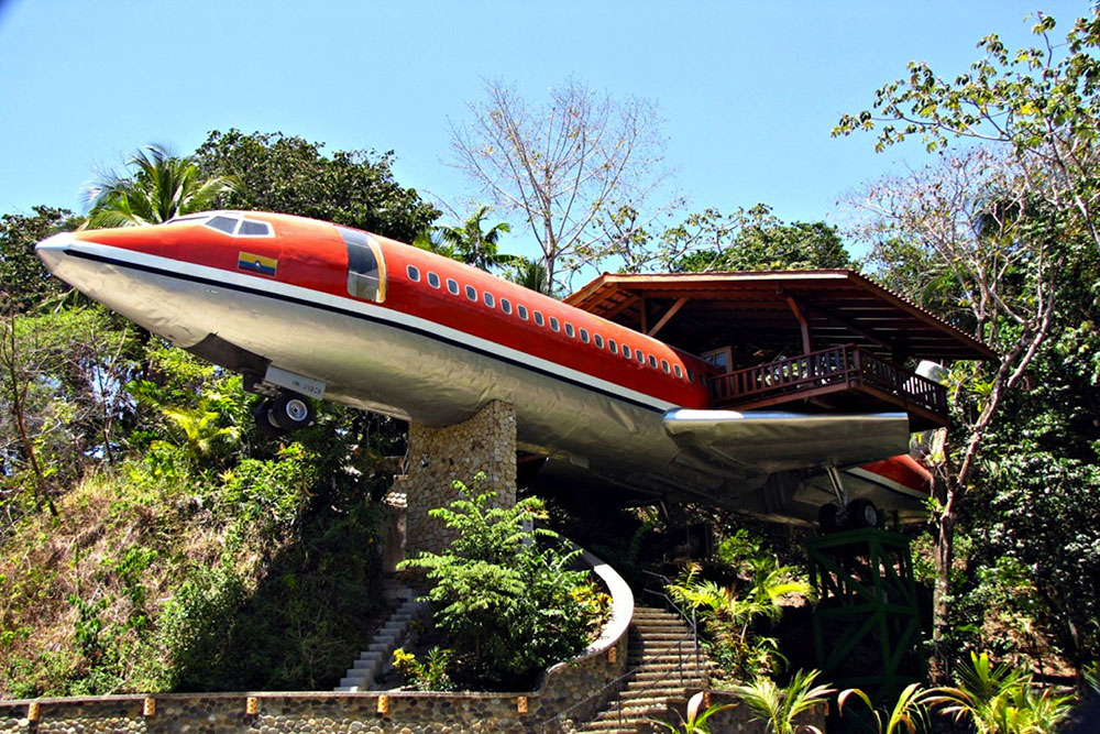 Boeing 727 transformed Into a Luxury Hotel Suite 1
