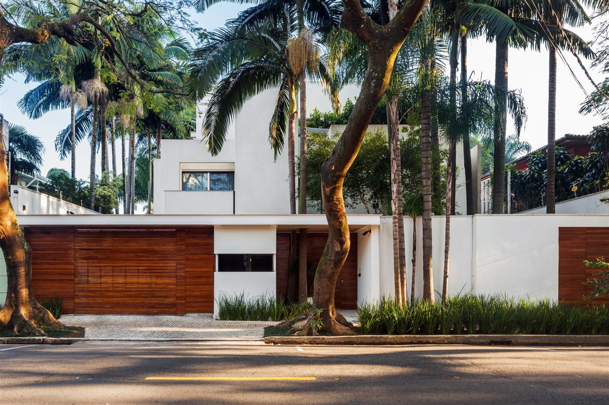Contemporary MG Residence by Reinach Mendonça Arquitetos Associados 1