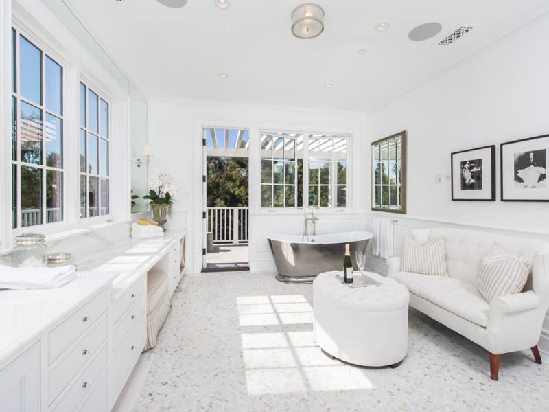 Inside Michael Strahan’s $17 Million LA Mansion 3
