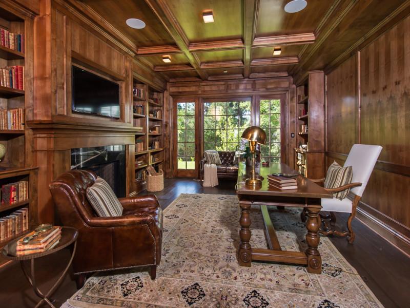 Inside Michael Strahan’s $17 Million LA Mansion 11