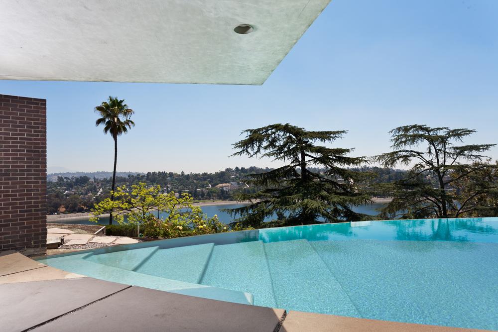 L.A. Silvertop House Designed by John Lautner for Sale 4