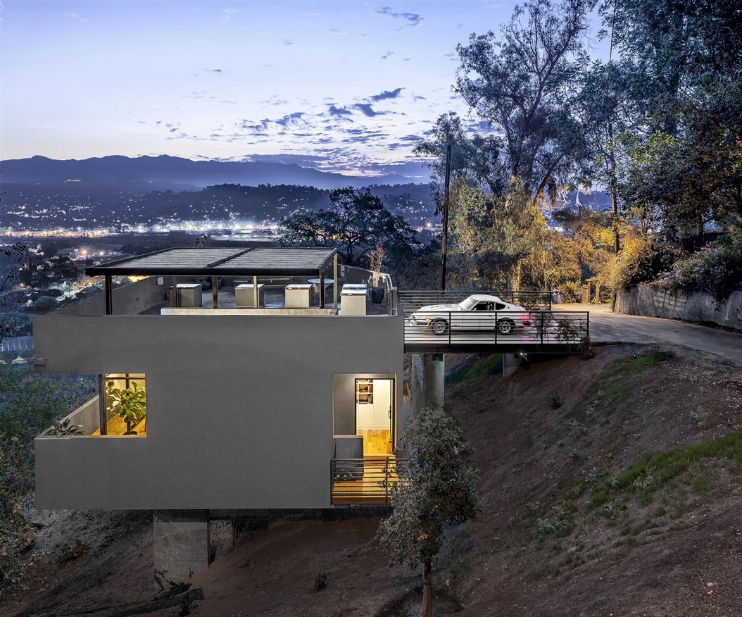 Original Roof Car Park Defining Contemporary Residence in LA 1