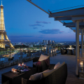 Die Dachterrasse im Shangri-La Hotel, Paris