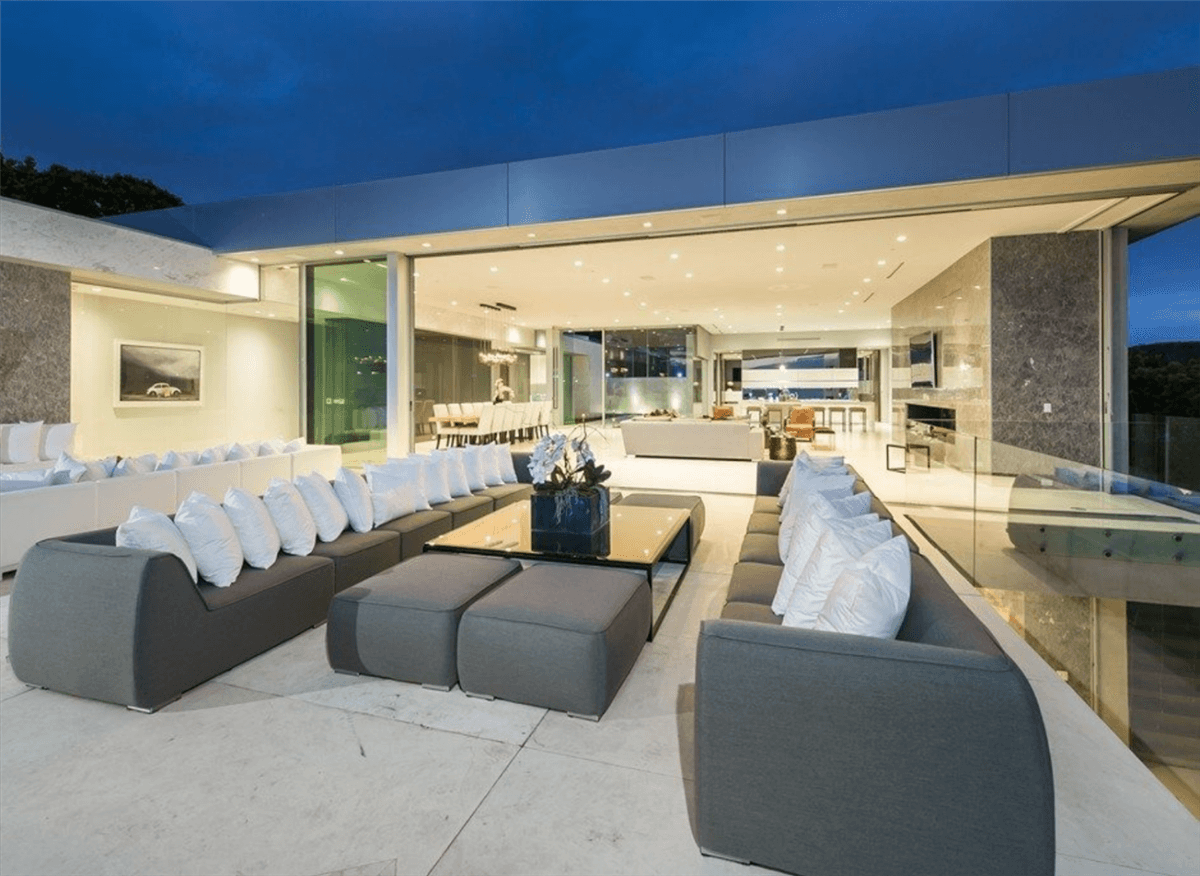 Rent the Winklevoss Mansion in L.A for $150.000 4