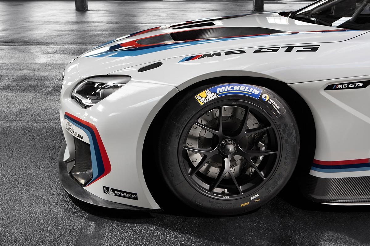 Off to the Racetrack: The New BMW M6 GT3 21