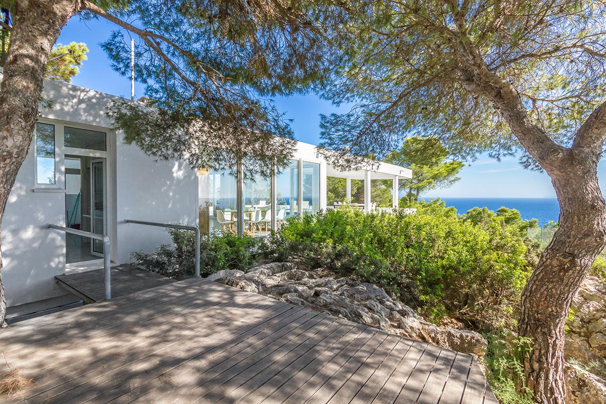 Moderne Villa mit Panoramablick in Ibiza 5