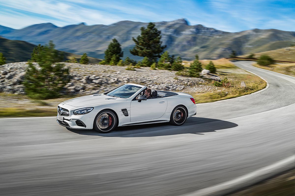 The Legendary Mercedes-Benz SL – Now Even More Dynamic 8