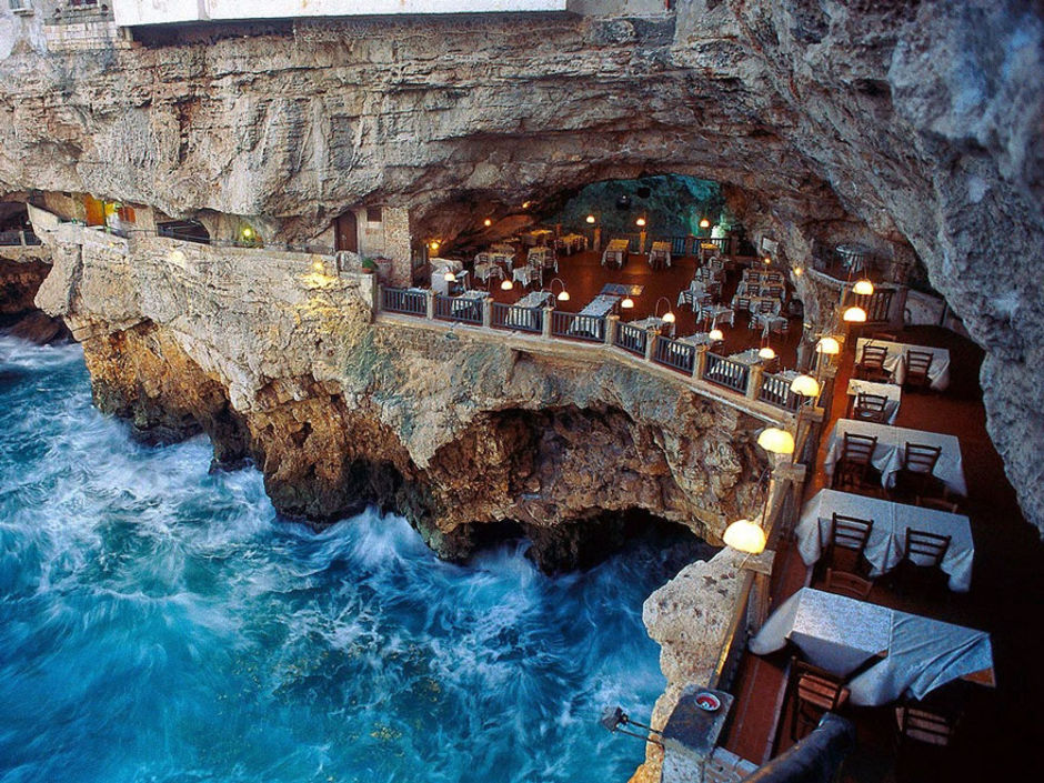 Das Höhlen-Restaurant in Polignano a Mare 1
