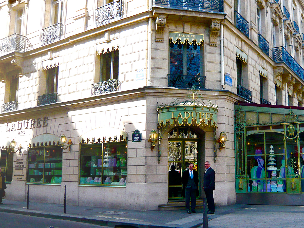 8 Hot Spots, die du dir in Paris nicht entgehen lassen darfst 8