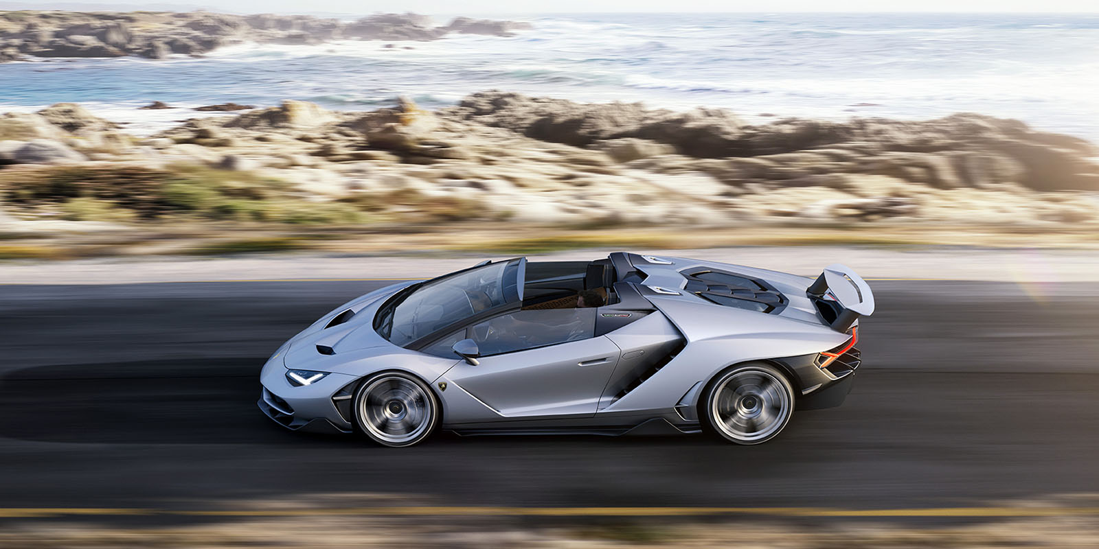 Lamborghini präsentiert limitierten 2 Mio. Centenario Roadster 8