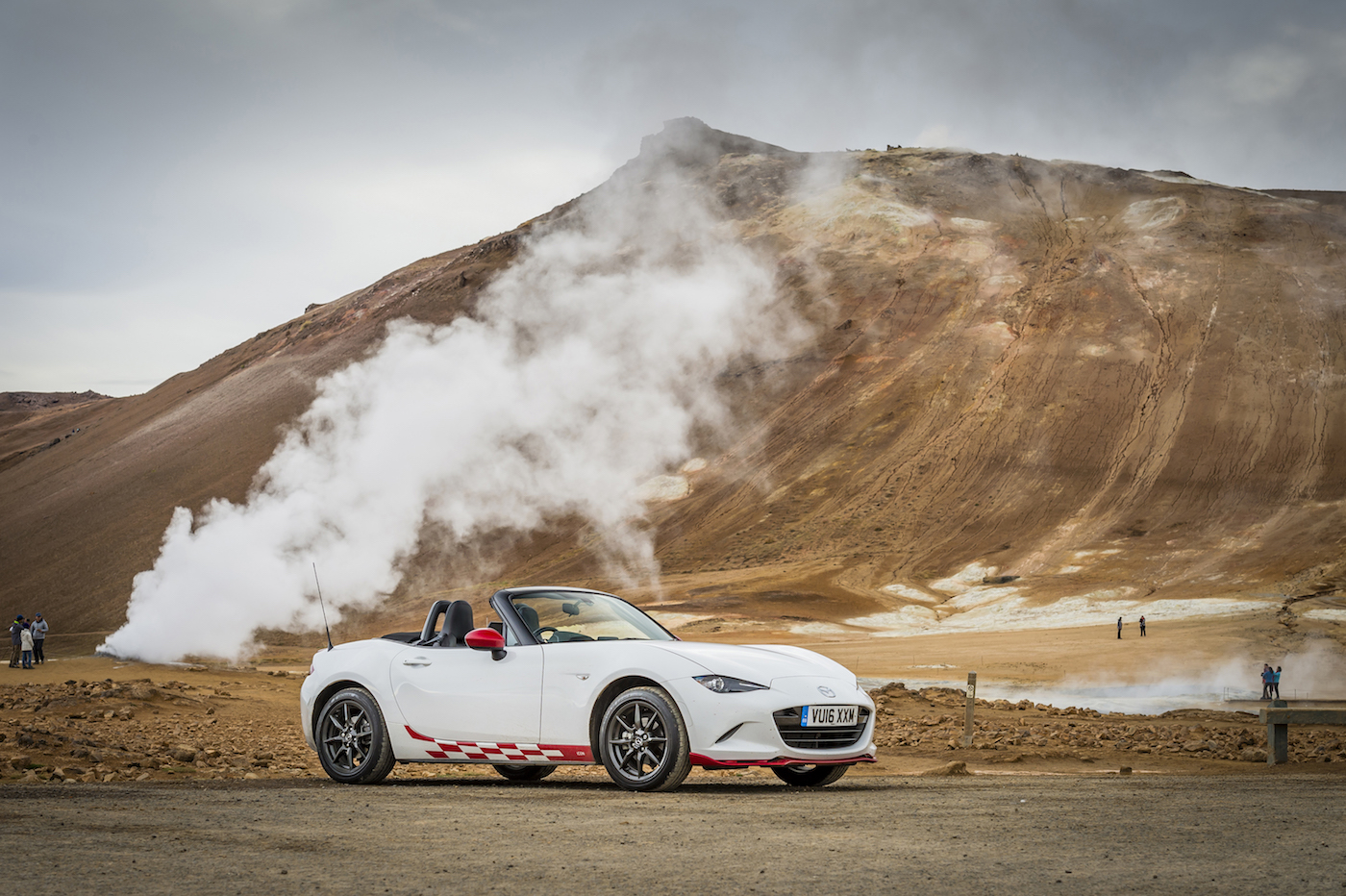 Im Cabrio über Island: Der neue Mazda MX-5 5