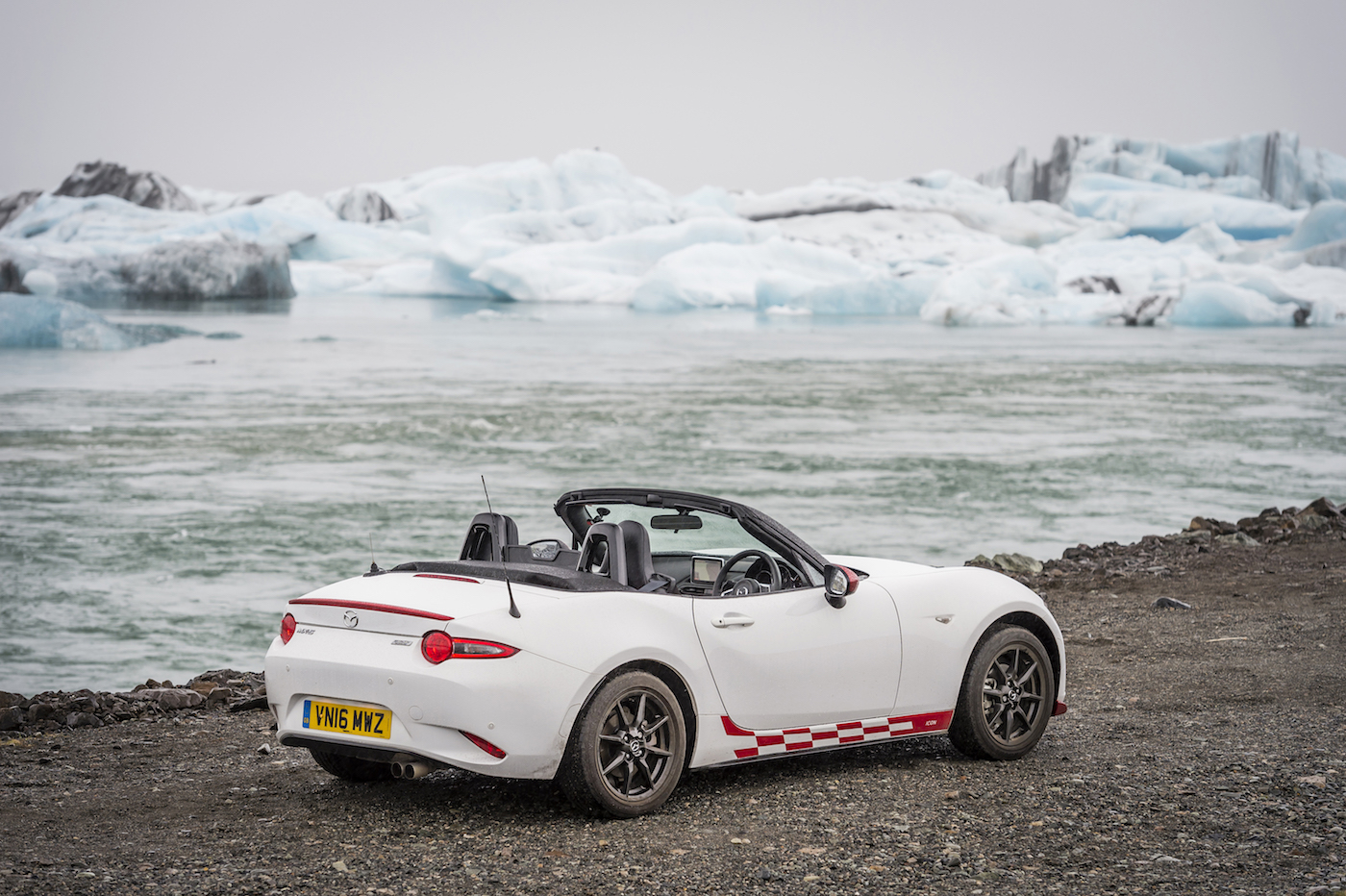 Im Cabrio über Island: Der neue Mazda MX-5 12