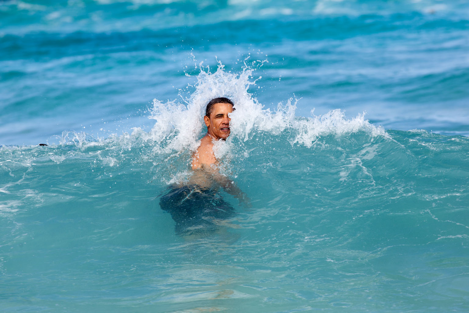 Official White House Photographer Pete Souza Reveals His Favourite Photos Of Obama 16