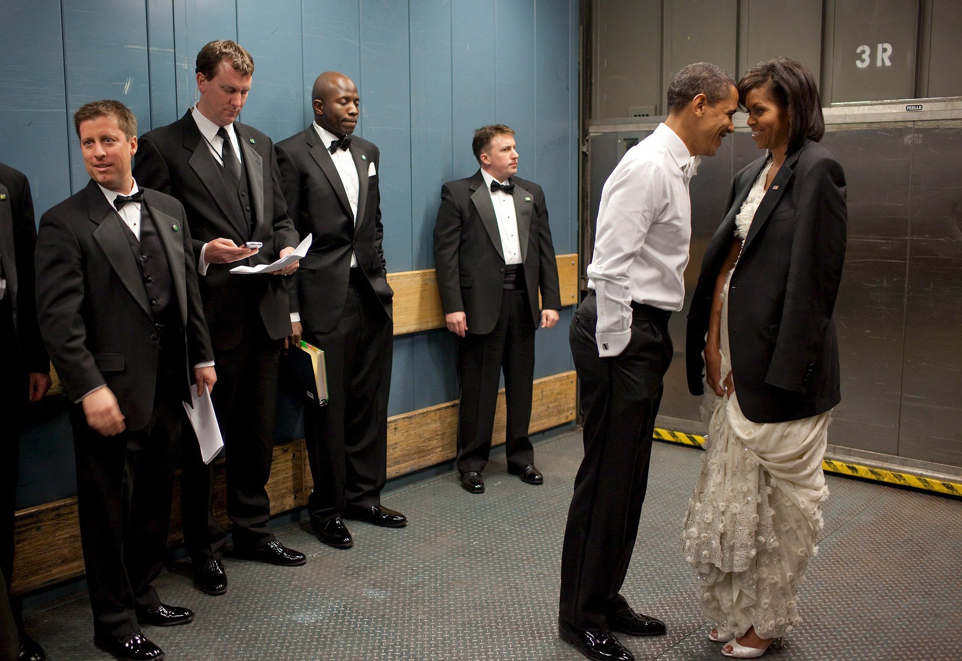 Official White House Photographer Pete Souza Reveals His Favourite Photos Of Obama 5