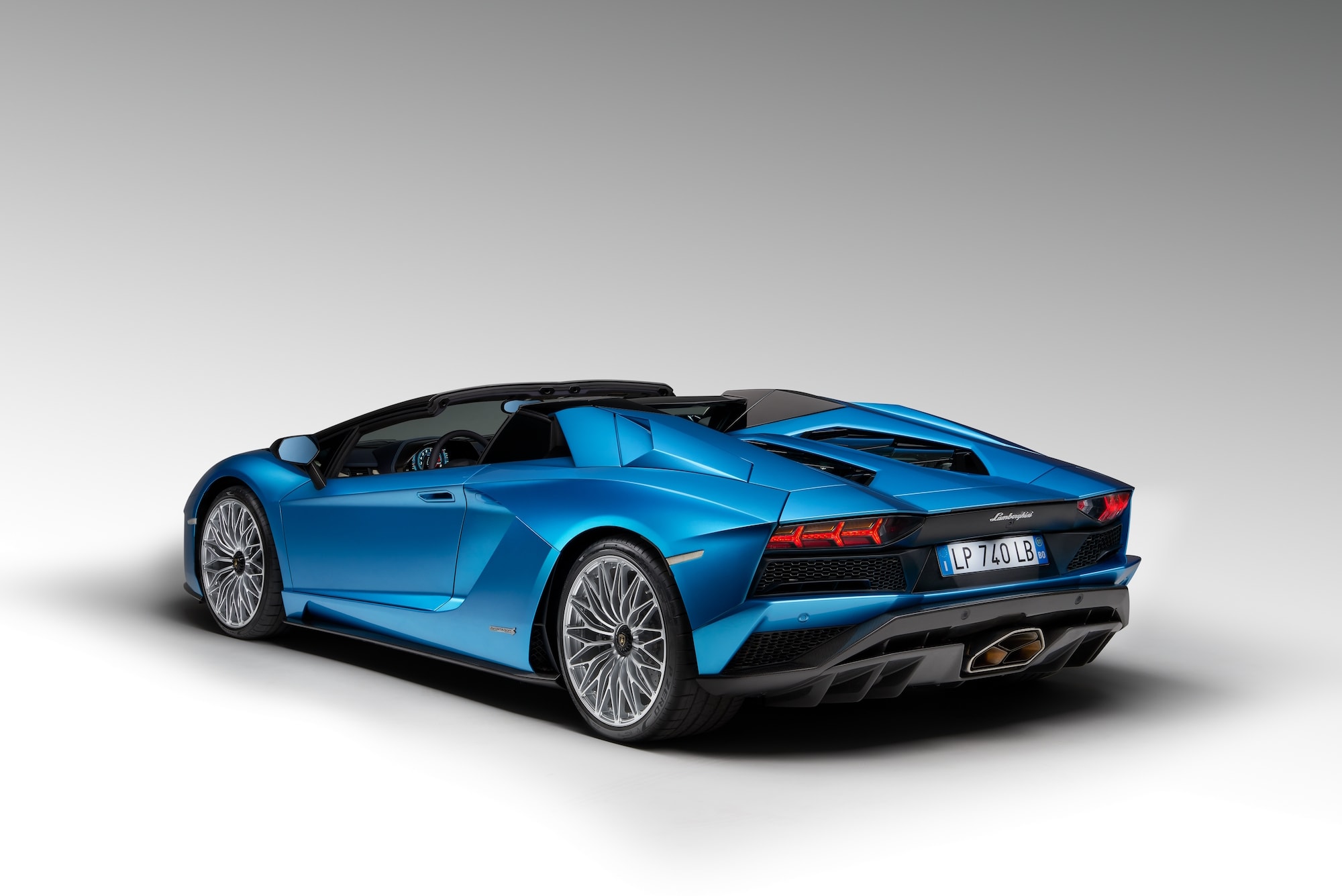 Wohlbedacht: Lamborghini präsentiert neuen Aventador S Roadster 13
