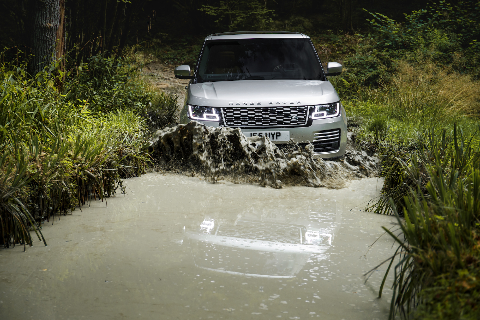 Lautloser Luxus: Der neue Range Rover als Plug-In Hybrid 3