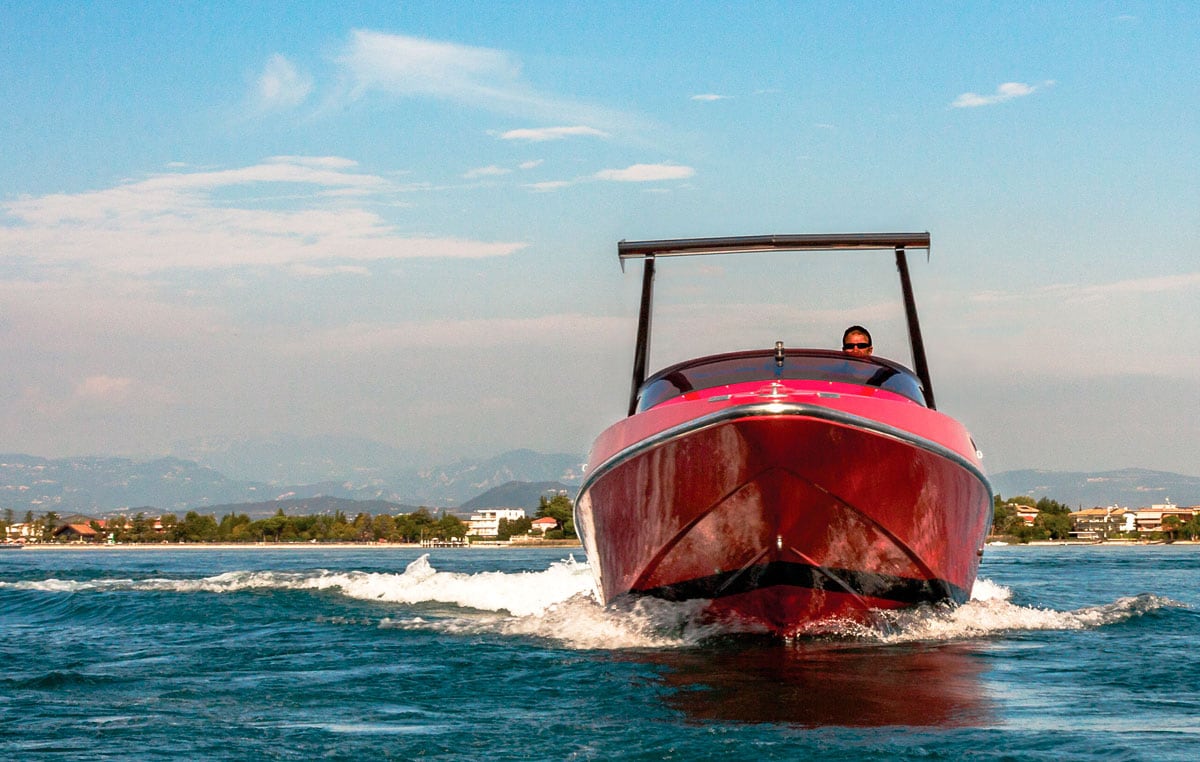 Eine Kooperation der Besten: Das Riva Ferrari Power Boat 6