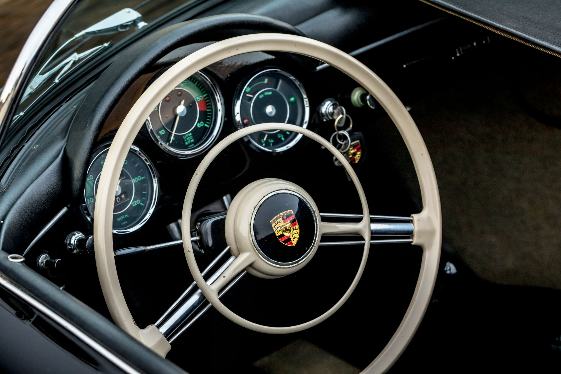Steve McQueens Porsche 356 Speedster von 1956 wird in Los Angeles ausgestellt 6