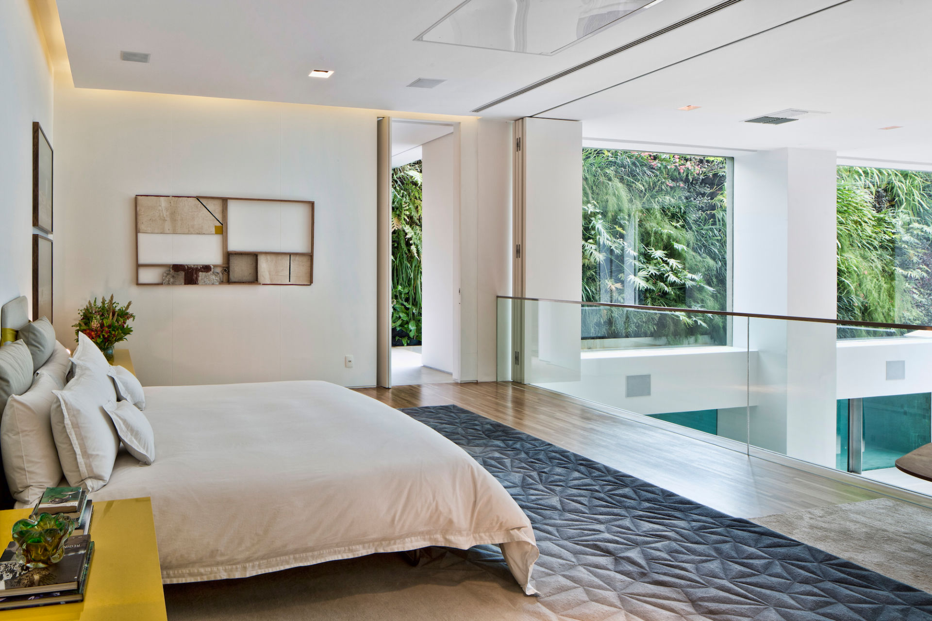 Ein Schwimmbad im Wohnzimmer: Das unglaubliche Duplex Anwesen in Sao Paolo 4