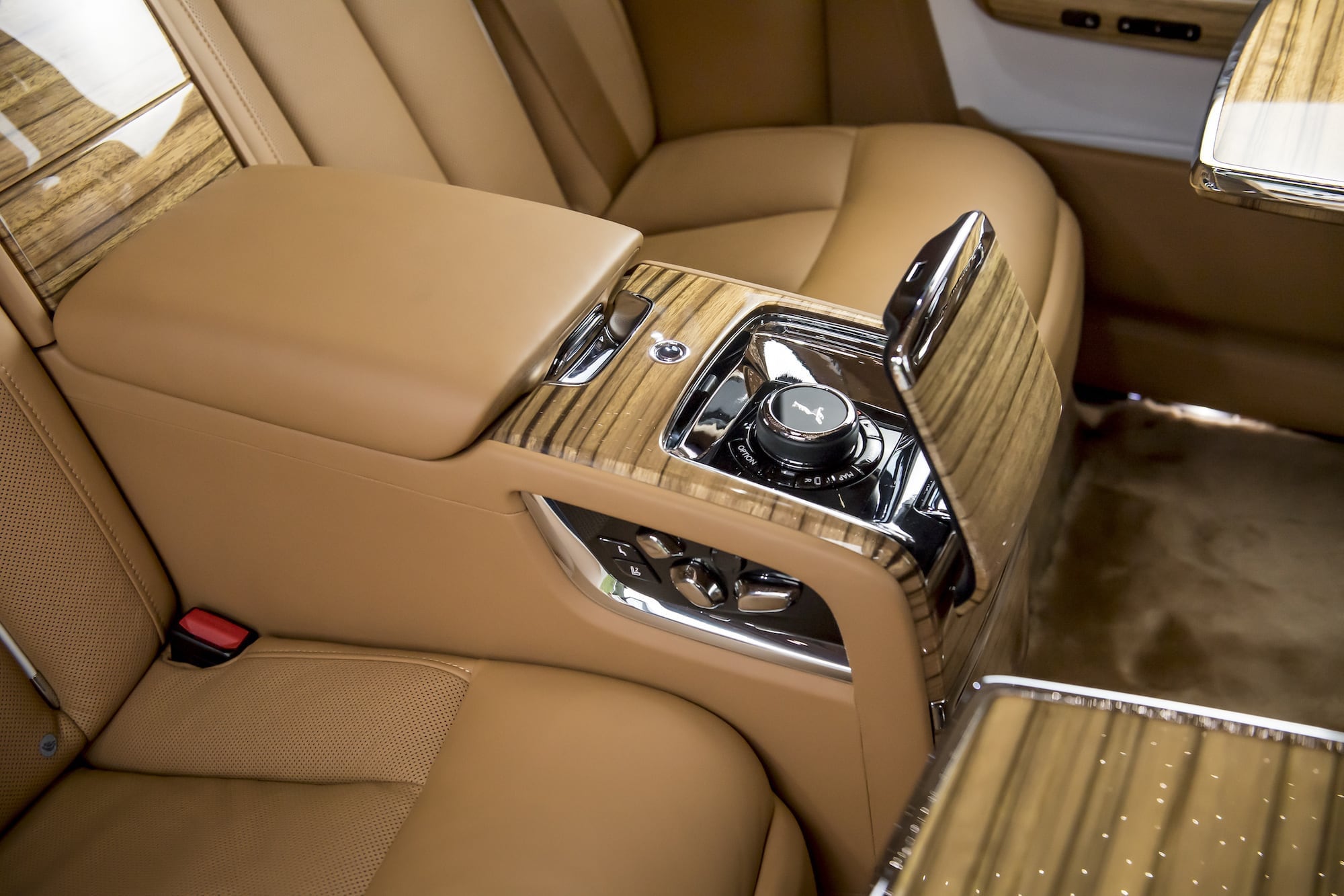 Eine Tradition des Luxus: Der neue Rolls-Royce Phantom VIII 5