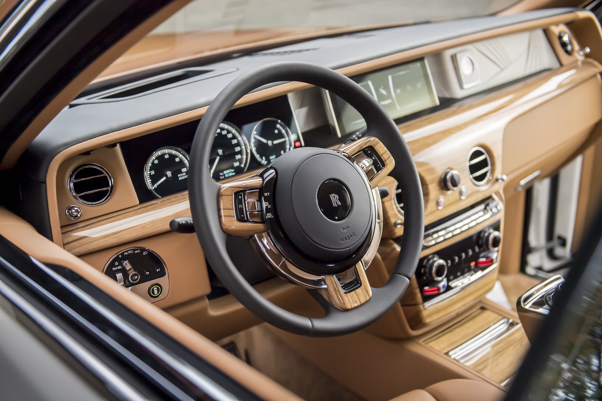 Eine Tradition des Luxus: Der neue Rolls-Royce Phantom VIII 6