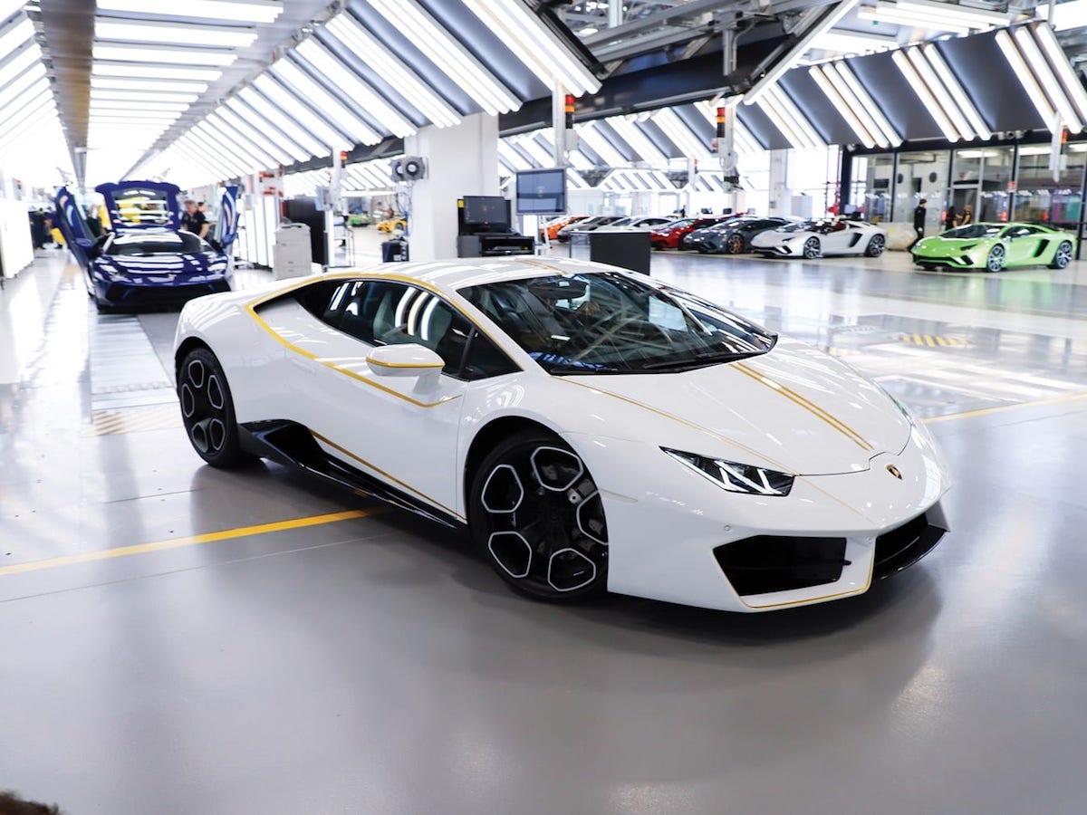Seine Heiligkeit Papst Franziskus versteigert seinen Lamborghini Huracan RWD 4