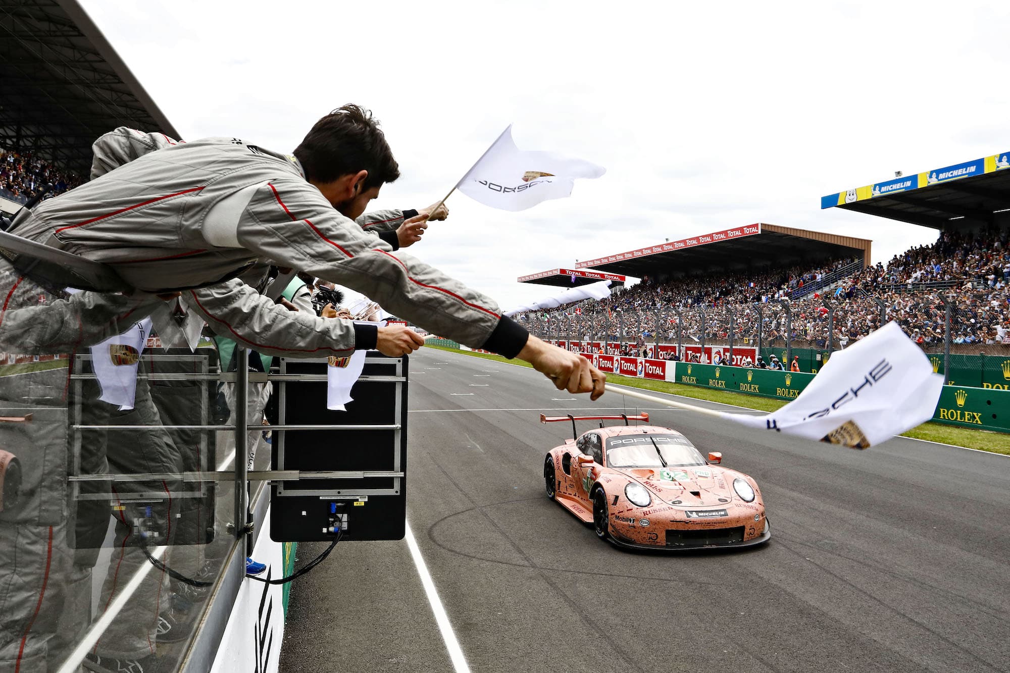 Schwein gehabt: Porsche feiert Doppelsieg bei 24-Stunden-Rennen in Le Mans 1