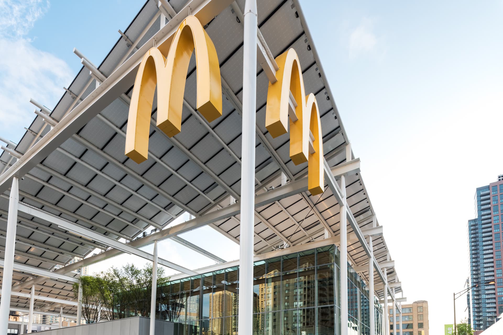 McDonalds eröffnet Flagship-Store in Apple-Manier 5
