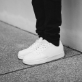 Saubere Sneakers in nur 5 Schritten: So erstrahlen weiße Sneakers wieder
