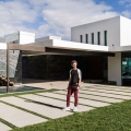 Ein Blick in Zedd's $16 Millionen Dollar Anwesen in Los Angeles