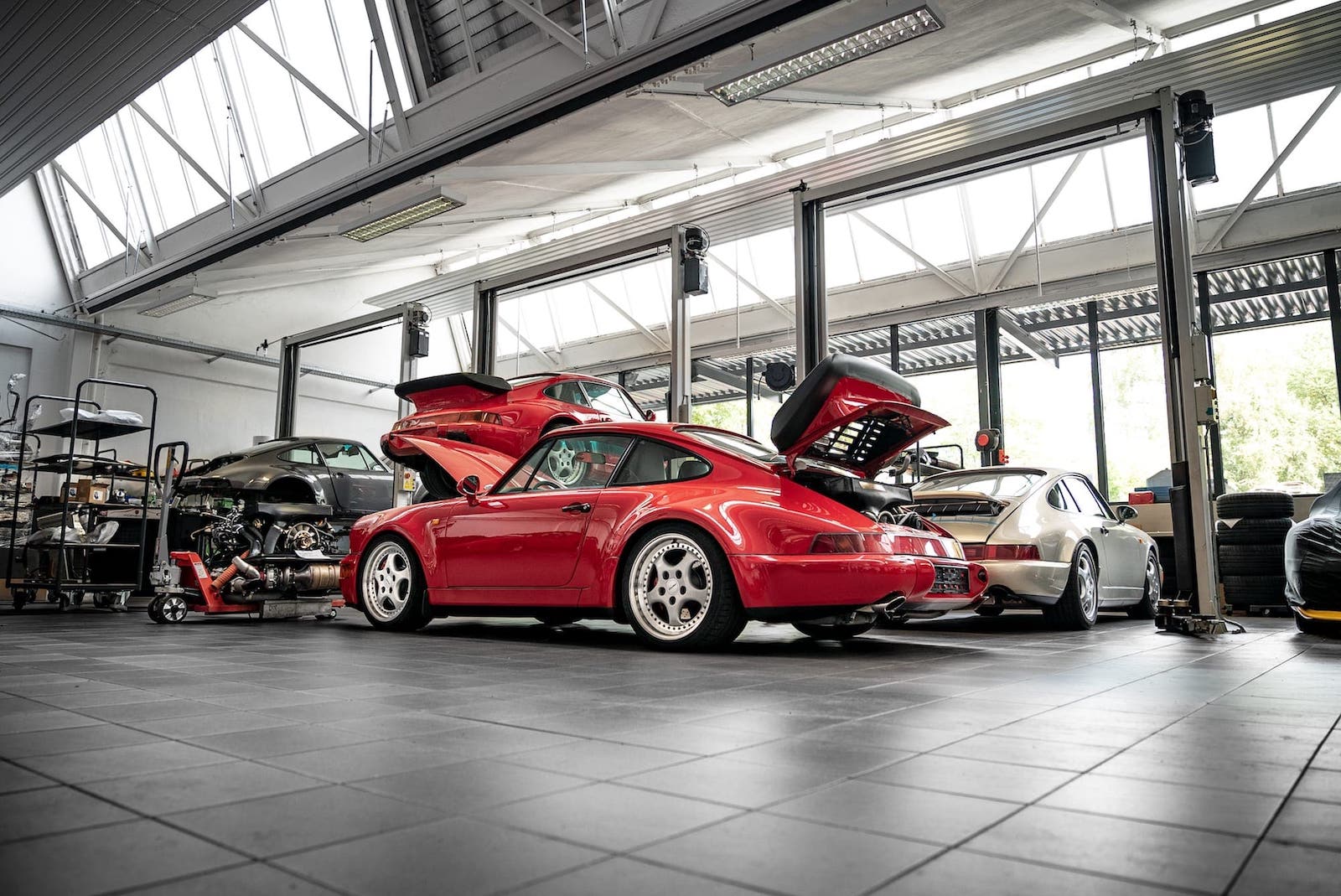 early 911s: Zu Besuch in den beeindruckenden Porsche 911er Hallen von Manfred Hering 1