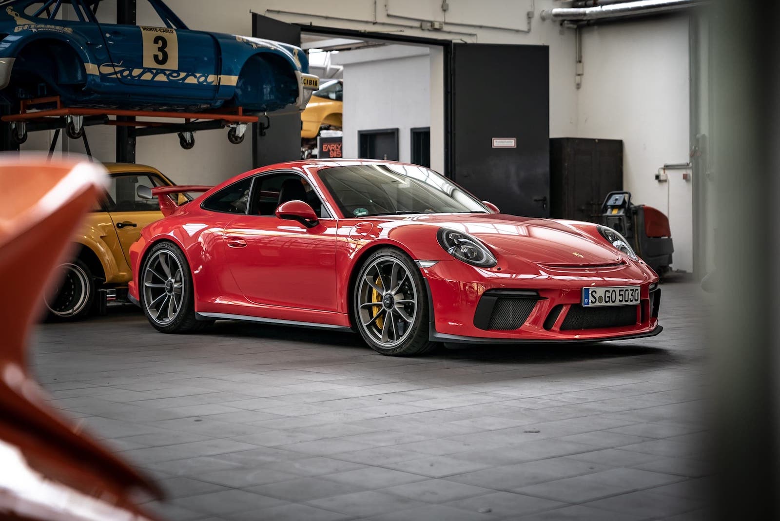 early 911s: Zu Besuch in den beeindruckenden Porsche 911er Hallen von Manfred Hering 4