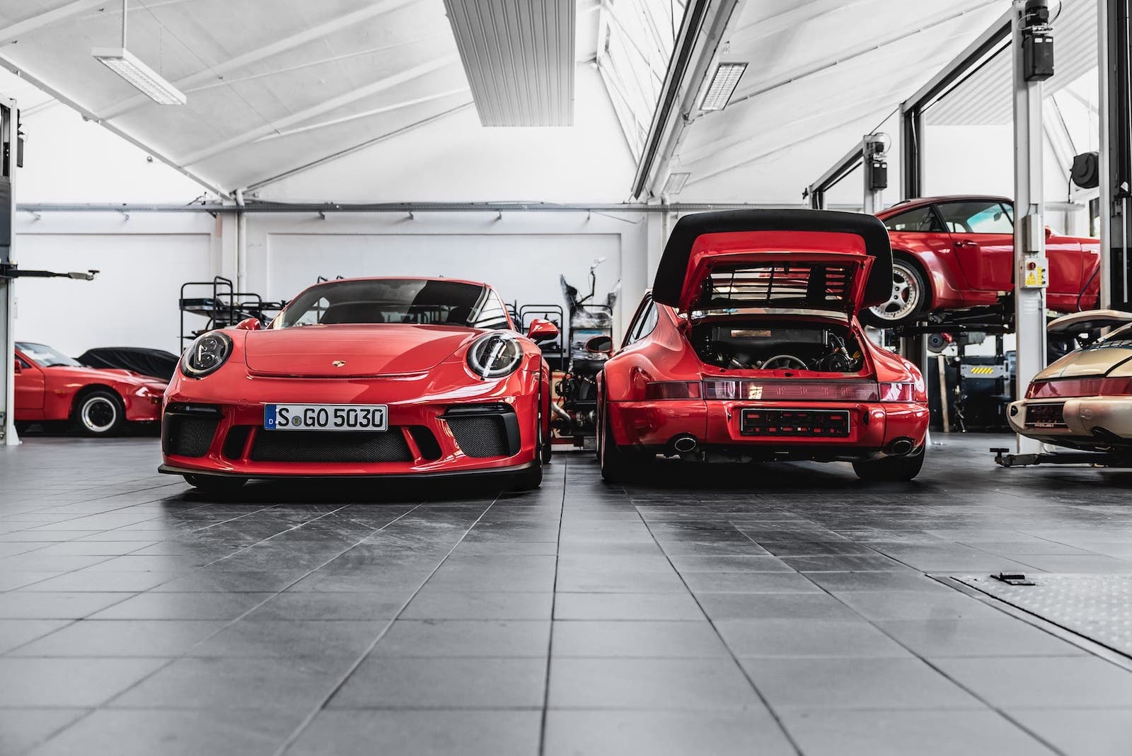 early 911s: Zu Besuch in den beeindruckenden Porsche 911er Hallen von Manfred Hering 5