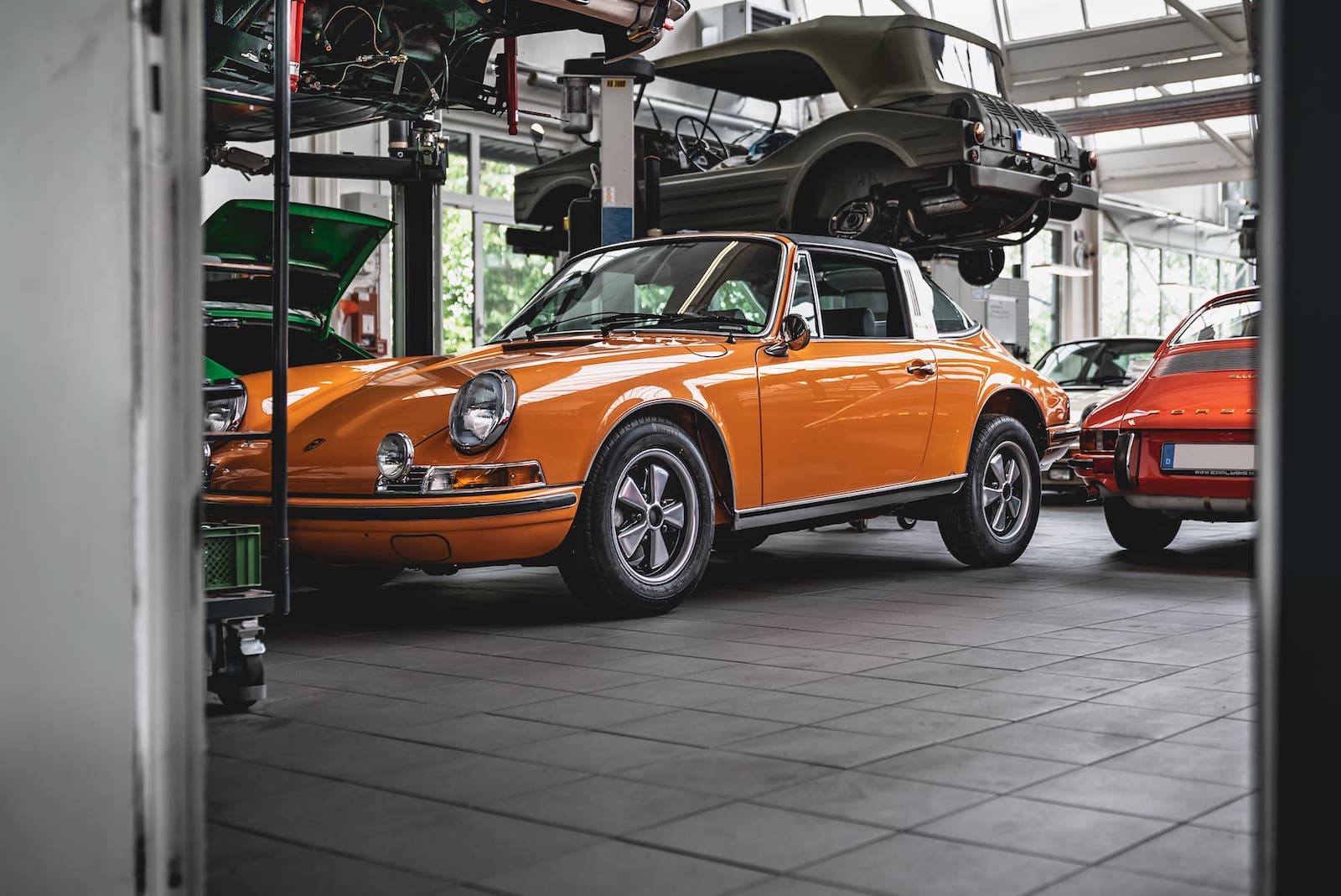 early 911s: Zu Besuch in den beeindruckenden Porsche 911er Hallen von Manfred Hering 8