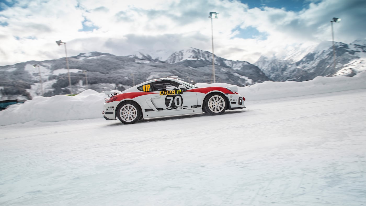Porsche auf Schnee und Eis: Cayman GT4 Rallye und neuer 911 in den Alpen 5
