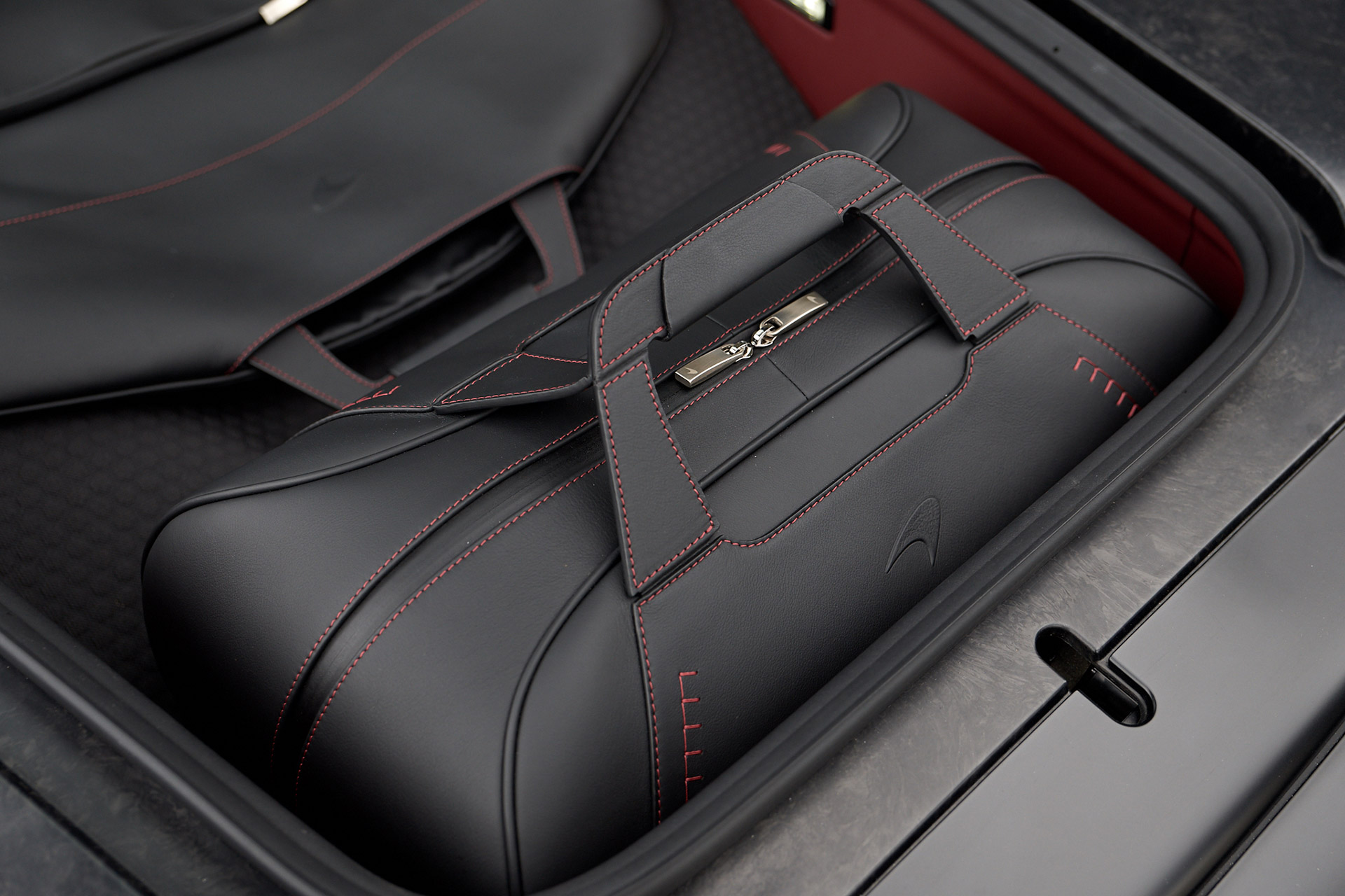 Gut verpackt: Das exklusive McLaren GT Kofferset für 15.400 Dollar 5